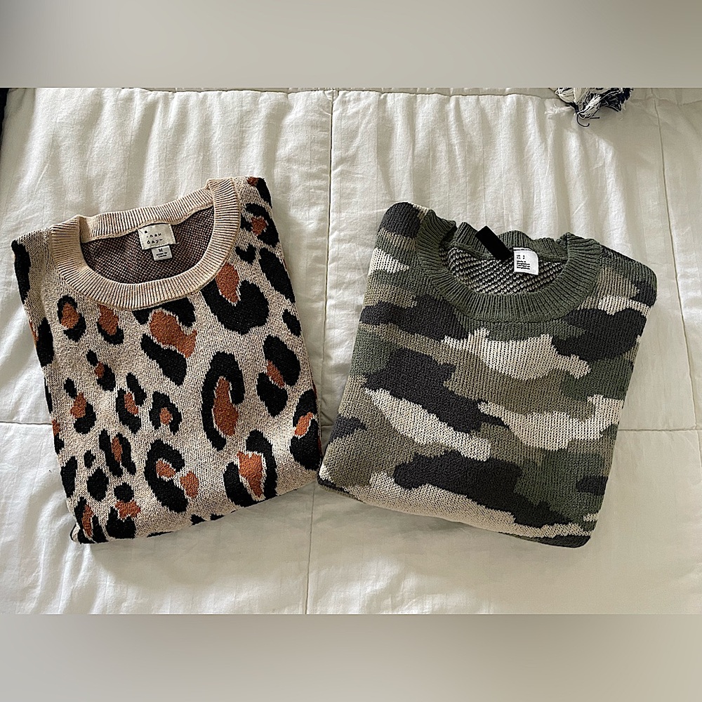 2 PC PAIR OF COTTON BLEND SWEATERS LEOPARD & CAMO, SIZE MED & S